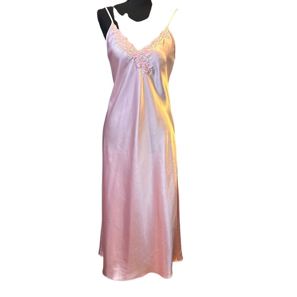 VTG Jones‎ New York Pink Floral Embroidered Satin Nightgown & Robe